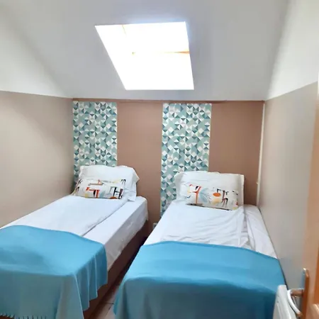 Adonis Aparthotel 3*