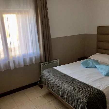 Aparthotel Adonis 3*