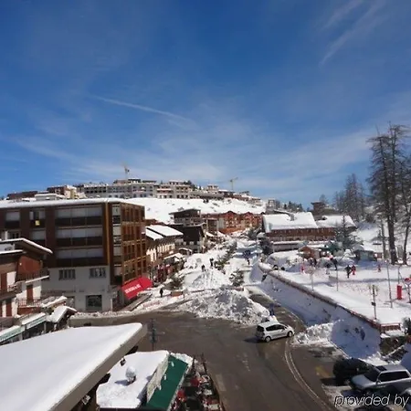 Adonis Aparthotel