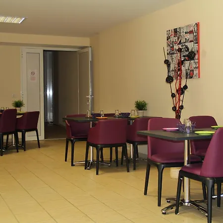 Aparthotel Adonis 3*