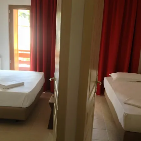 Adonis Aparthotel 3*