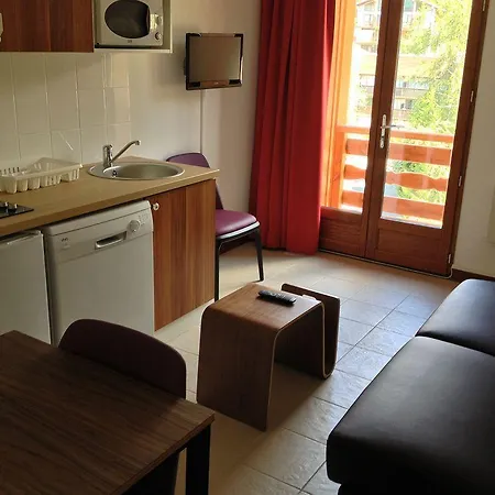Adonis Apartahotel 3*