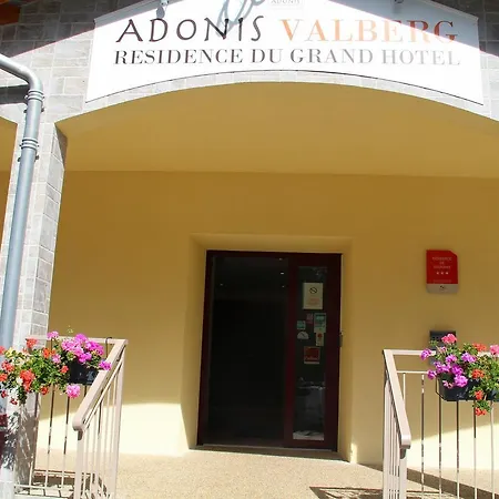Adonis Apartahotel 3*